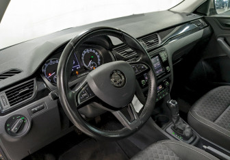 Подержанный автомобиль Skoda Rapid Liftback 2018 года (12 фото)