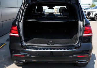 Подержанный автомобиль Mercedes-Benz GLE 2016 года (10 фото)