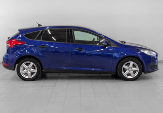 Подержанный автомобиль Ford Focus Hatchback 2019 года (4 фото)