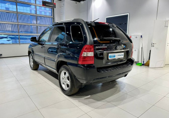 Подержанный автомобиль Kia Sportage 2008 года (6 фото)