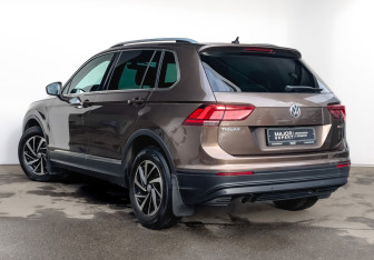 Подержанный автомобиль Volkswagen Tiguan 2018 года (7 фото)