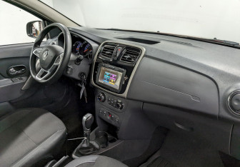 Подержанный автомобиль Renault Logan Sedan 2021 года (18 фото)