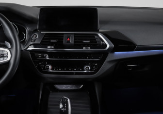 Подержанный автомобиль BMW X3 2021 года (13 фото)