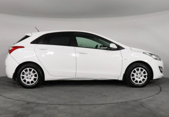 Подержанный автомобиль Hyundai i30 Hatchback 2013 года (4 фото)