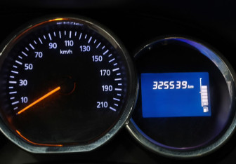 Подержанный автомобиль Renault Duster 2016 года (14 фото)