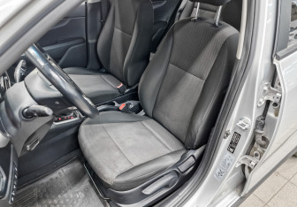 Подержанный автомобиль Kia Rio Hatchback 2021 года (20 фото)