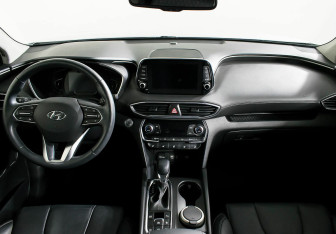 Подержанный автомобиль Hyundai Santa Fe 2019 года (11 фото)