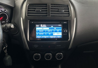 Подержанный автомобиль Mitsubishi ASX 2013 года (14 фото)