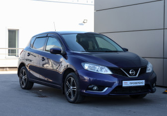 Подержанный автомобиль Nissan Tiida Hatchback 2015 года (3 фото)