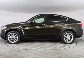 Подержанный автомобиль BMW X6 2015 года (5 фото)