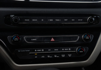 Подержанный автомобиль Kia Carnival 2018 года (19 фото)