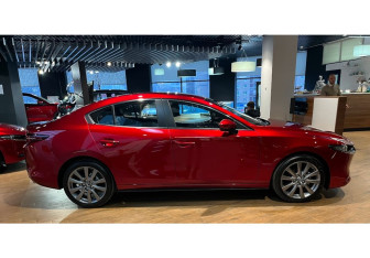 Новый Mazda 3 Sedan 2025 (4 фото)