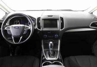 Подержанный автомобиль Ford S-MAX 2015 года (6 фото)