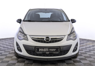 Подержанный автомобиль Opel Corsa 2012 года (2 фото)