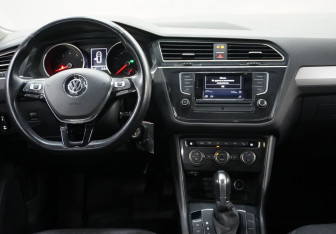Подержанный автомобиль Volkswagen Tiguan 2017 года (14 фото)