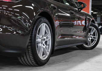 Подержанный автомобиль Porsche Panamera Wagon 2022 года (27 фото)