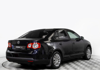 Подержанный автомобиль Volkswagen Jetta Sedan 2008 года (4 фото)