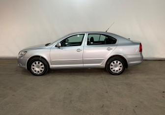 Подержанный автомобиль Skoda Octavia Liftback 2008 года (8 фото)