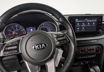 Подержанный автомобиль Kia Ceed Hatchback 2020 года (27 фото)