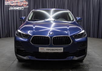 Подержанный автомобиль BMW X2 2021 года (2 фото)