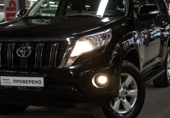 Подержанный автомобиль Toyota Land Cruiser Prado 2017 года (21 фото)