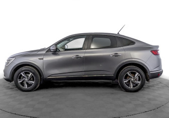 Подержанный автомобиль Renault Arkana 2019 года (8 фото)