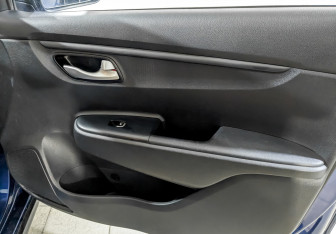 Подержанный автомобиль Kia Rio Hatchback 2021 года (22 фото)