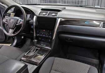 Подержанный автомобиль Toyota Camry Sedan 2016 года (10 фото)