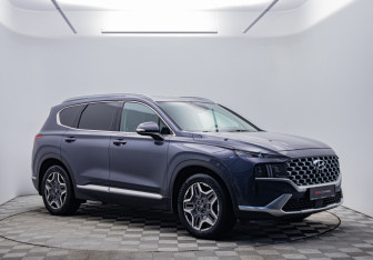 Подержанный автомобиль Hyundai Santa Fe 2022 года (3 фото)