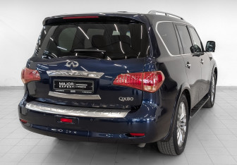 Подержанный автомобиль Infiniti QX80 2017 года (5 фото)