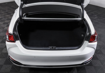 Подержанный автомобиль Lexus ES 2020 года (10 фото)