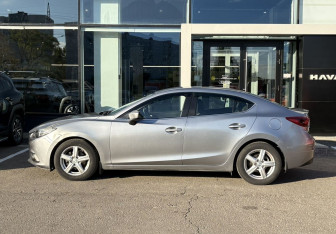 Подержанный автомобиль Mazda 3 Sedan 2015 года (8 фото)