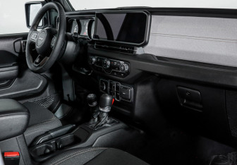 Подержанный автомобиль Jeep Wrangler 2024 года (9 фото)