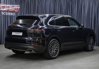Подержанный автомобиль Porsche Cayenne 2018 года (5 фото)