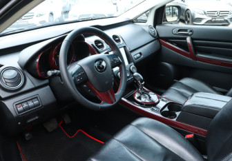 Подержанный автомобиль Mazda CX-7 2011 года (13 фото)