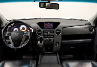 Подержанный автомобиль Honda Pilot 2012 года (15 фото)