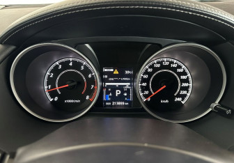 Подержанный автомобиль Mitsubishi Outlander 2012 года (13 фото)