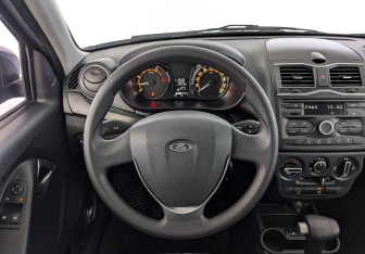 Подержанный автомобиль LADA (ВАЗ) Granta Sedan 2024 года (22 фото)