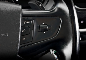 Подержанный автомобиль Peugeot Traveller 2021 года (27 фото)