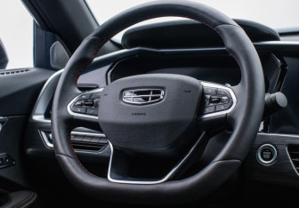 Подержанный автомобиль Geely Tugella 2023 года (15 фото)