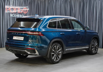 Подержанный автомобиль Geely Monjaro 2023 года (5 фото)