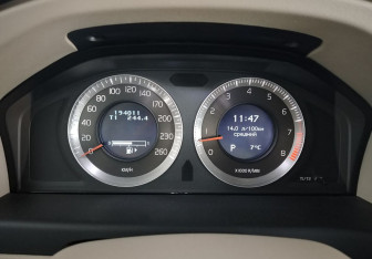 Подержанный автомобиль Volvo XC70 2008 года (12 фото)