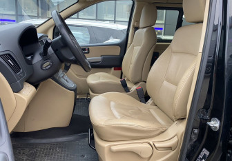 Подержанный автомобиль Hyundai H-1 2016 года (13 фото)