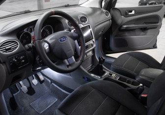 Подержанный автомобиль Ford Focus Sedan 2008 года (16 фото)