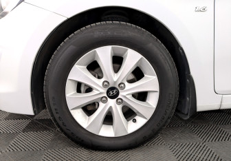 Подержанный автомобиль Hyundai Solaris Sedan 2016 года (18 фото)