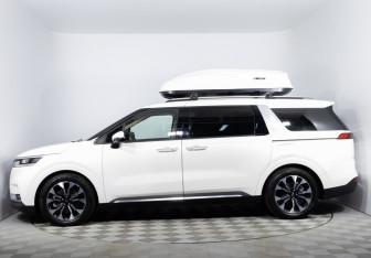 Подержанный автомобиль Kia Carnival 2020 года (8 фото)