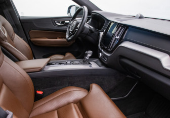 Подержанный автомобиль Volvo XC60 2018 года (9 фото)