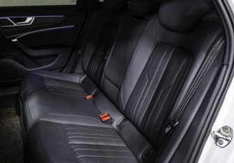 Подержанный автомобиль Audi A6 Sedan 2019 года (16 фото)