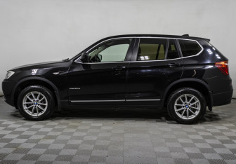 Подержанный автомобиль BMW X3 2011 года (8 фото)