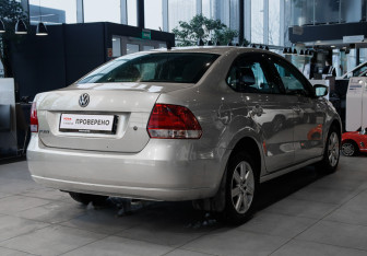 Подержанный автомобиль Volkswagen Polo Sedan 2013 года (4 фото)